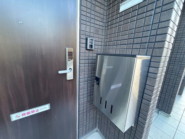 ロイヤルハイツ　フローラ 玄関