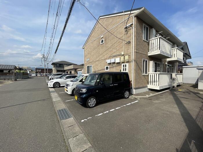 サン・クレール 駐車場