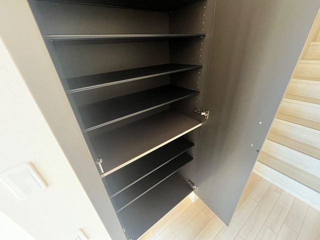 ドゥ　シェルポン 収納