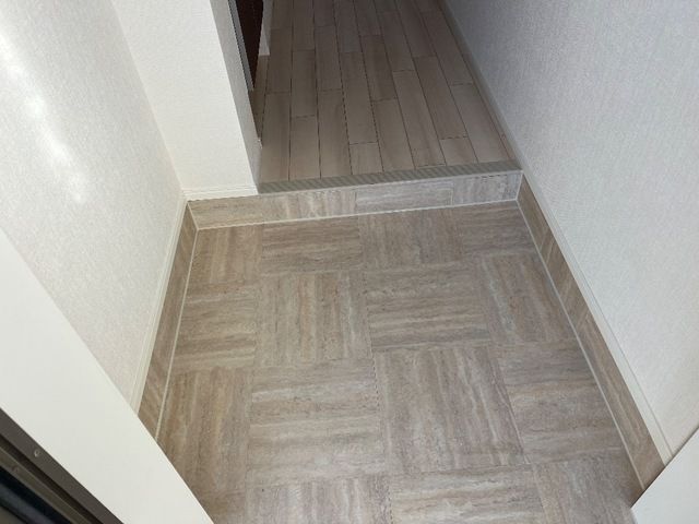 ドゥ　シェルポン 玄関