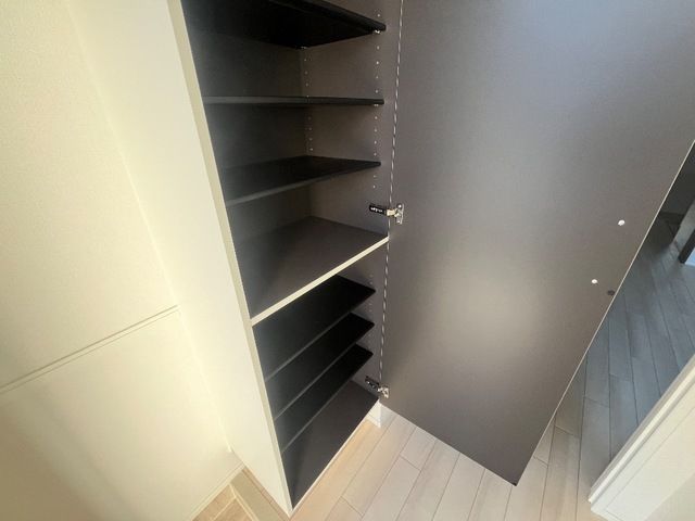 ドゥ　シェルポン 収納