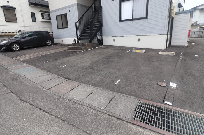 サン・メゾン 駐車場