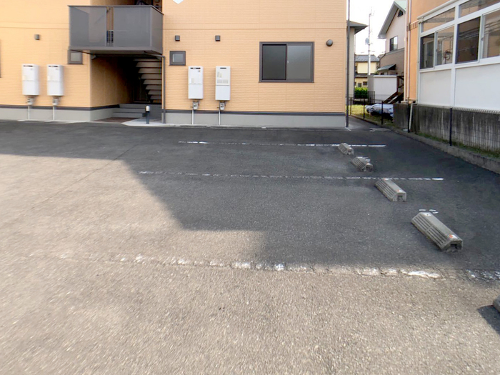 スウィートアップルＢ 駐車場