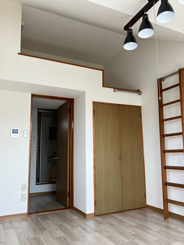 アティック郡山 ベッドルーム