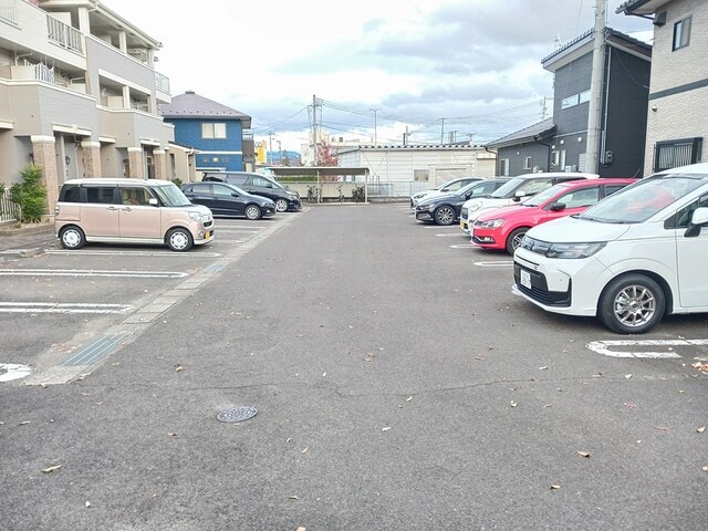 ファミール 駐車場