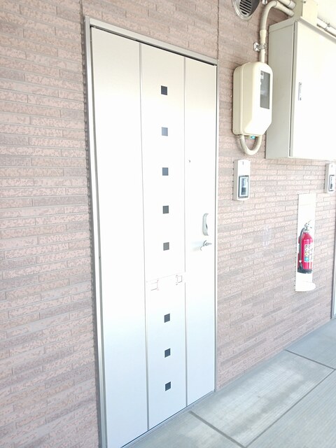 レストホーム大東 玄関