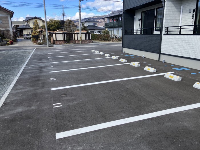 アクシィブⅦ 駐車場