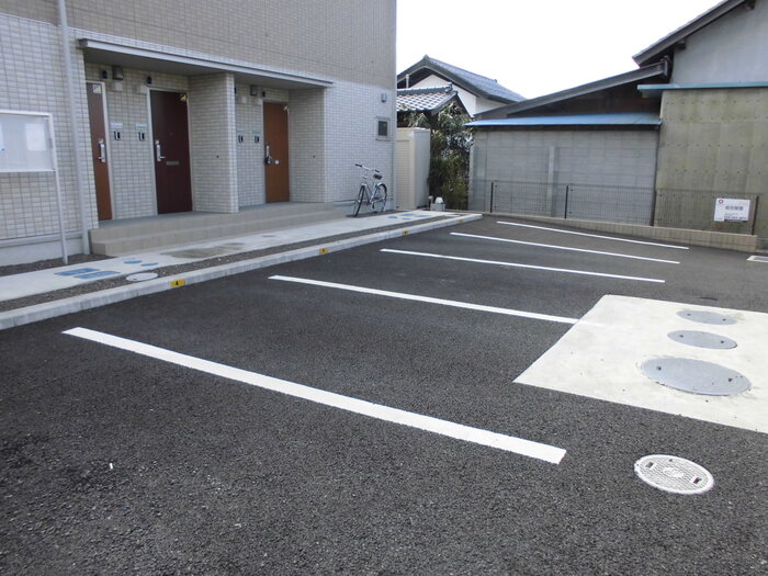 エステート笹谷２１Ⅳ 駐車場