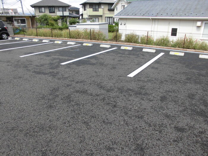 キャトルセゾン 駐車場