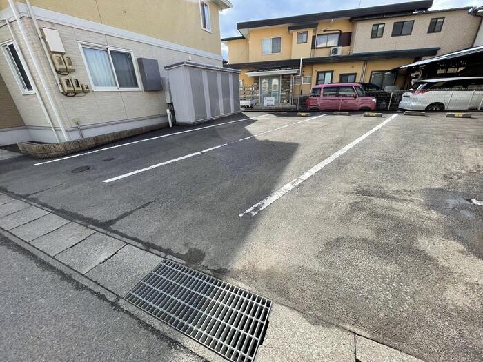 グレースコートミレーニアＢ 駐車場