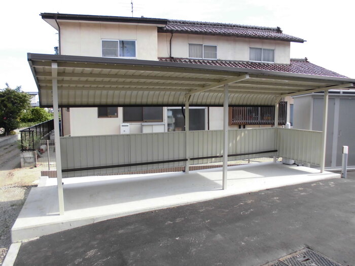 チェリーベルテ 駐車場