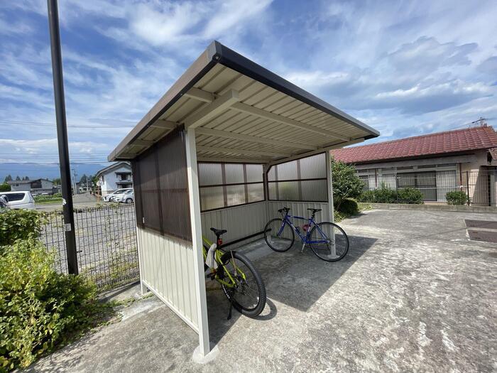 ドミールＹ 駐車場