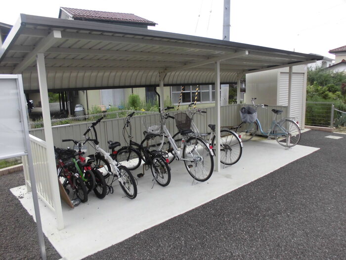 ポム　メゾン 駐車場