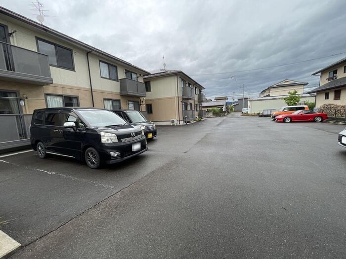 メゾン・フルール　Ｂ 駐車場