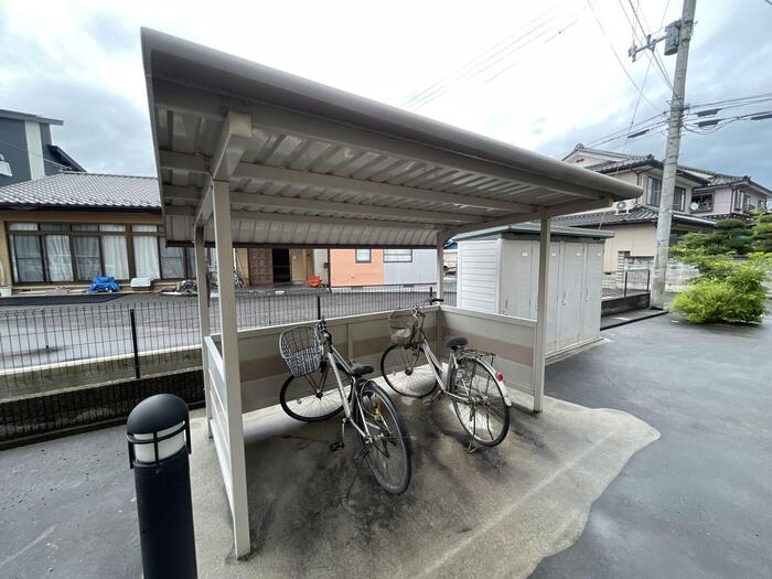 メゾン・フルール　Ｂ 駐車場