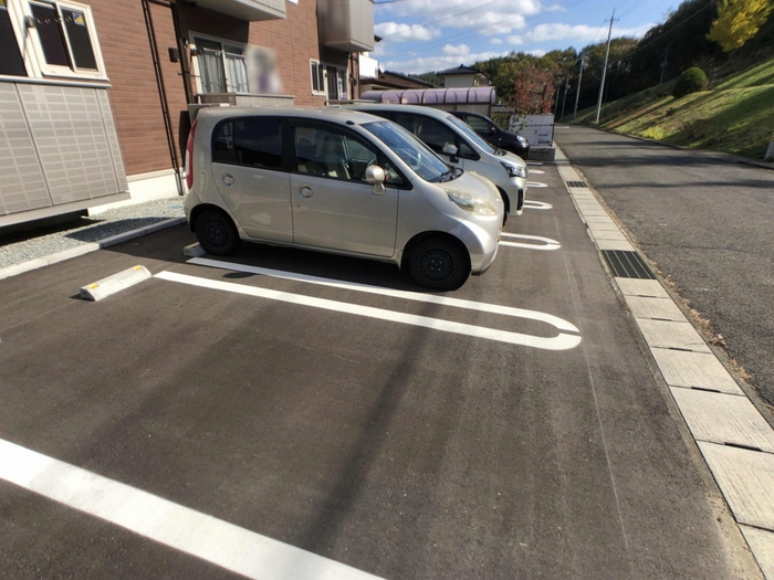 Ｄ－ｒｏｏｍイシカワＡ 駐車場