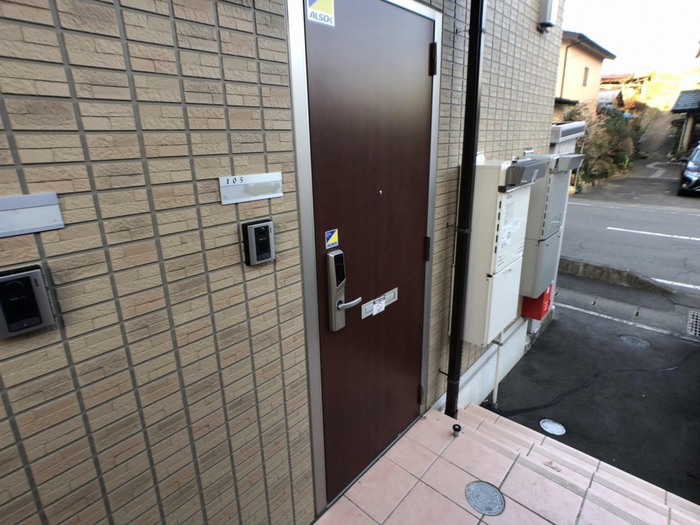 Ｄ－ｒｏｏｍ清水 エントランス