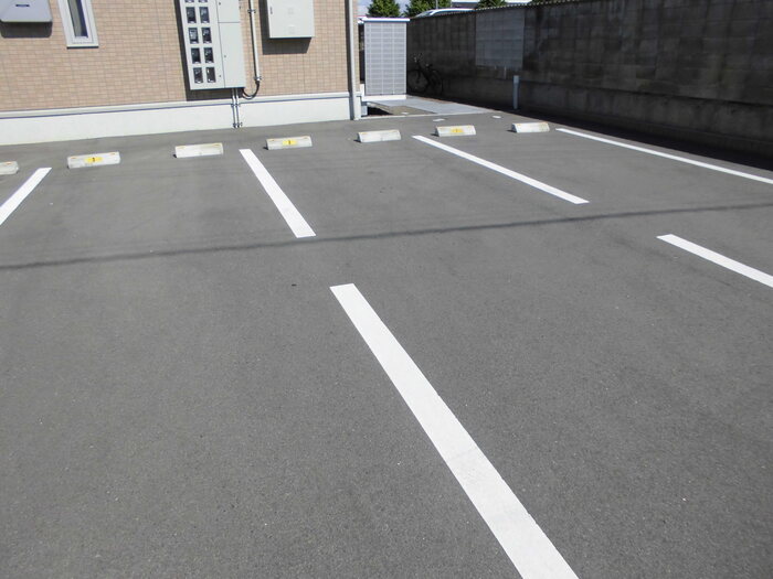 スウィートアップルＣ 駐車場