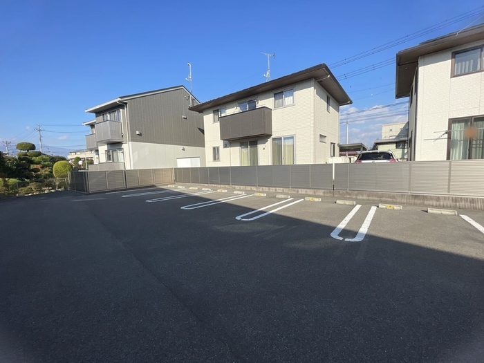 ノーブル 駐車場