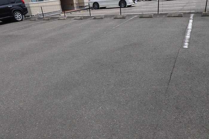 アッサンブラージュ 駐車場