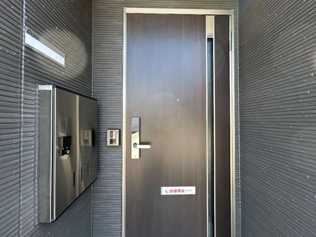 ヴァンベール六番館 玄関