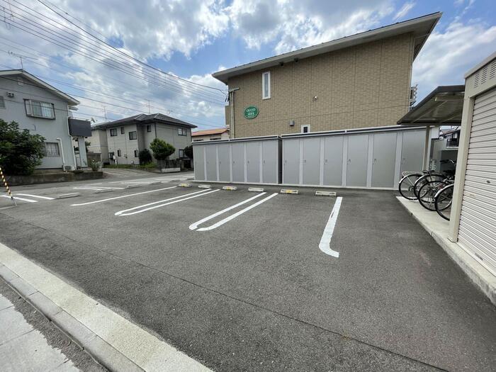 グランメールⅡ 駐車場