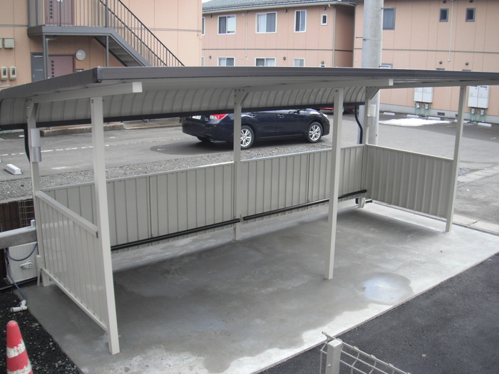 サンハウス梅津 駐車場