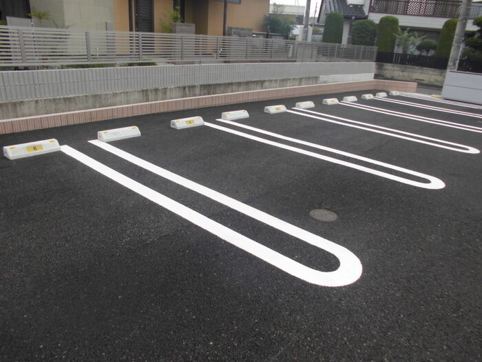 プティ・アンジュ 駐車場