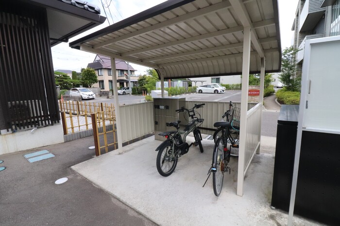 ホープフル 駐車場