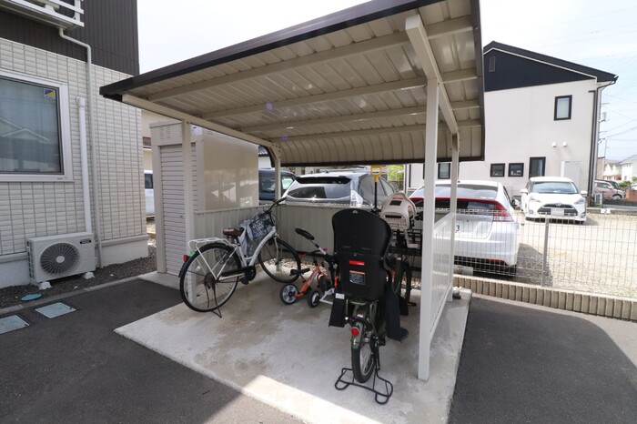 メゾンささや 駐車場