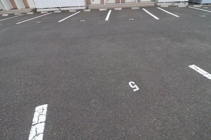 メゾンド・ノワールⅡ 駐車場