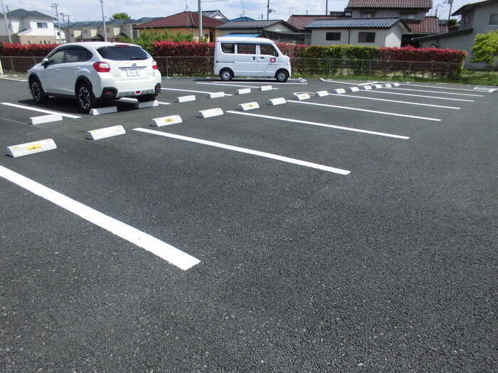 リーフガーデン　ＷＥＳＴ 駐車場