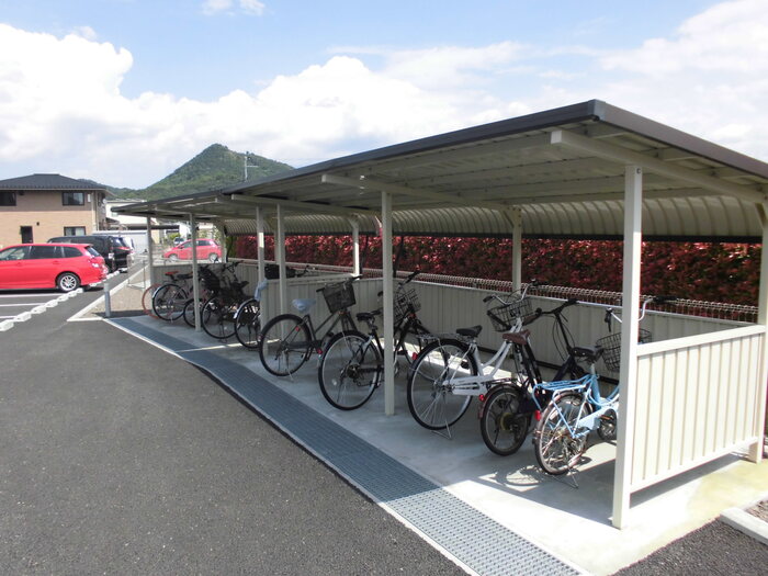 リーフガーデン　ＷＥＳＴ 駐車場