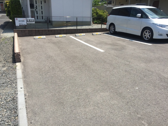Ｄ-ＲｏｏＭ渡利 駐車場