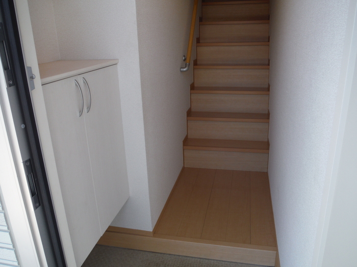 Ｄ－ｒｏｏｍ平野 玄関