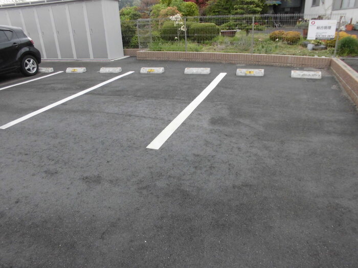 ｉｘｓｉｒ五輪石 駐車場