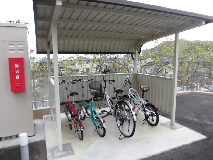 ｉｘｓｉｒ五輪石 駐車場