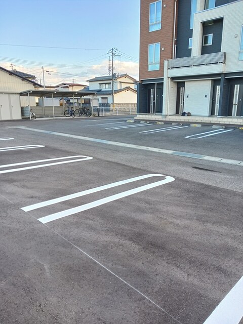 グランデージ城ノ内Ｂ 駐車場