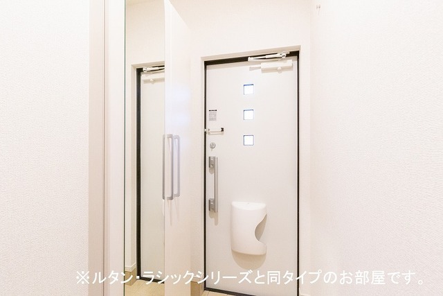 ホーリーガーデンⅢ 玄関