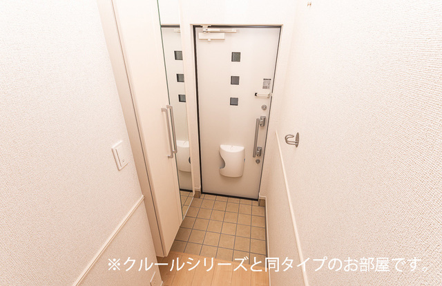 トン　ジャルダン 玄関