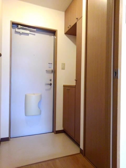 エイトワンＡ 玄関
