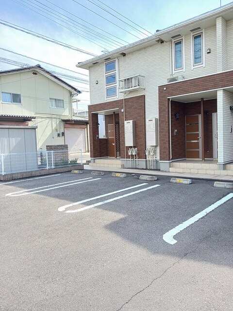 セントラル　フローラ 駐車場