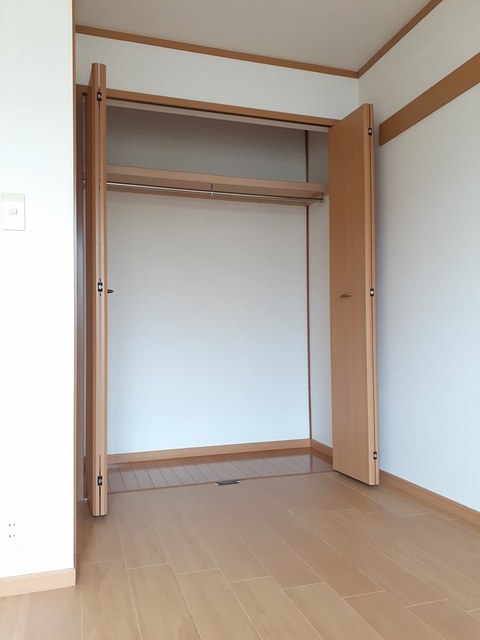 福島県伊達郡桑折町新吉町２丁目 収納