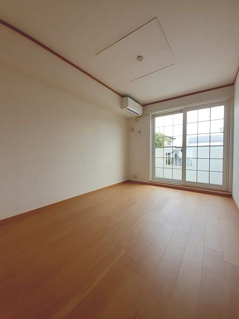 福島県伊達郡桑折町新吉町２丁目 リビング