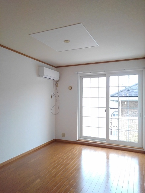 福島県伊達郡桑折町諏訪 リビング