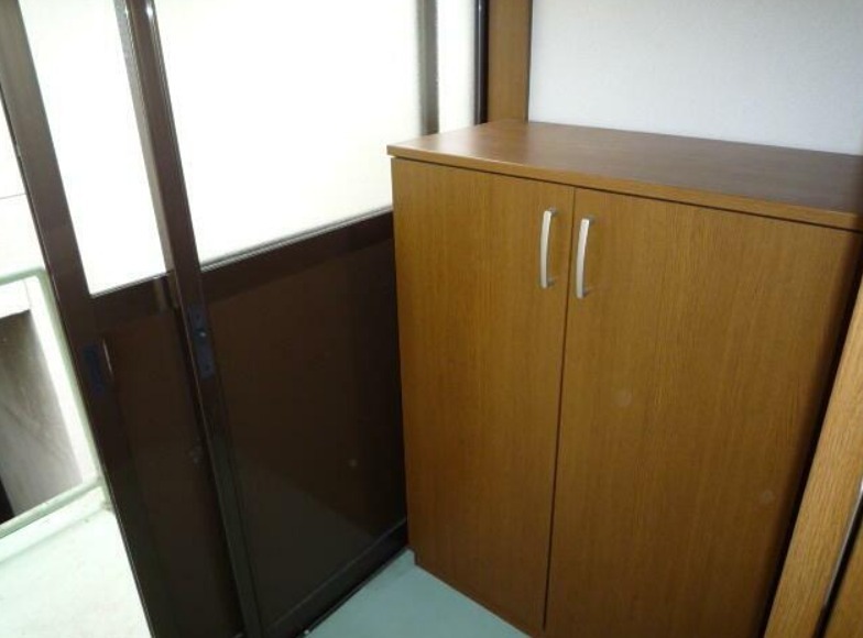 田沢アパート 玄関