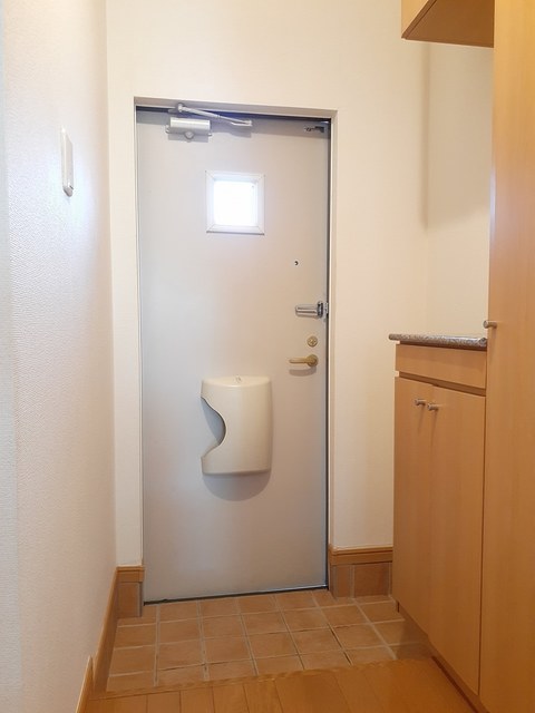 グランソレイユ諏訪Ⅱ 玄関