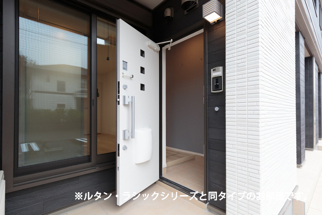 ドミールサワダ 玄関