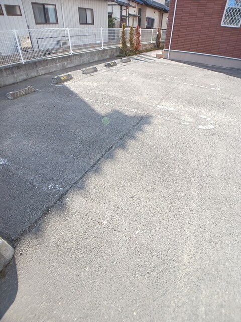 グランツ 駐車場