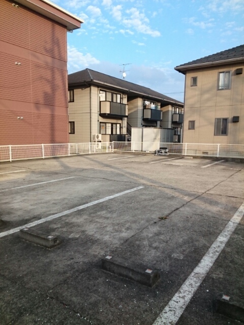 エアリーヒル・Ⅰ 駐車場